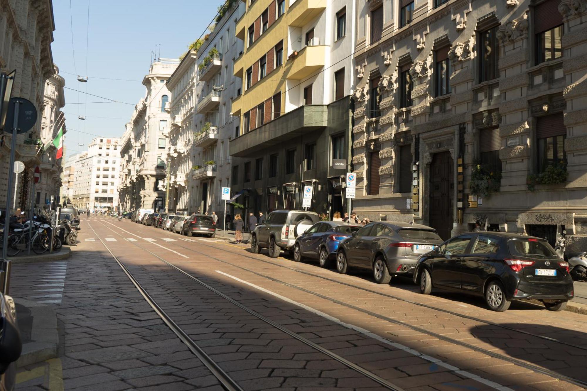 Disciplini Apartment A 5 Min Dal Duomo Milan Exterior photo